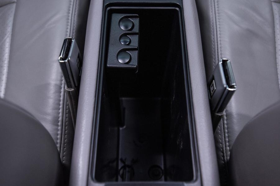Детали интерьера Chevrolet Impala SS 1996 года  (фото 59 из 99)